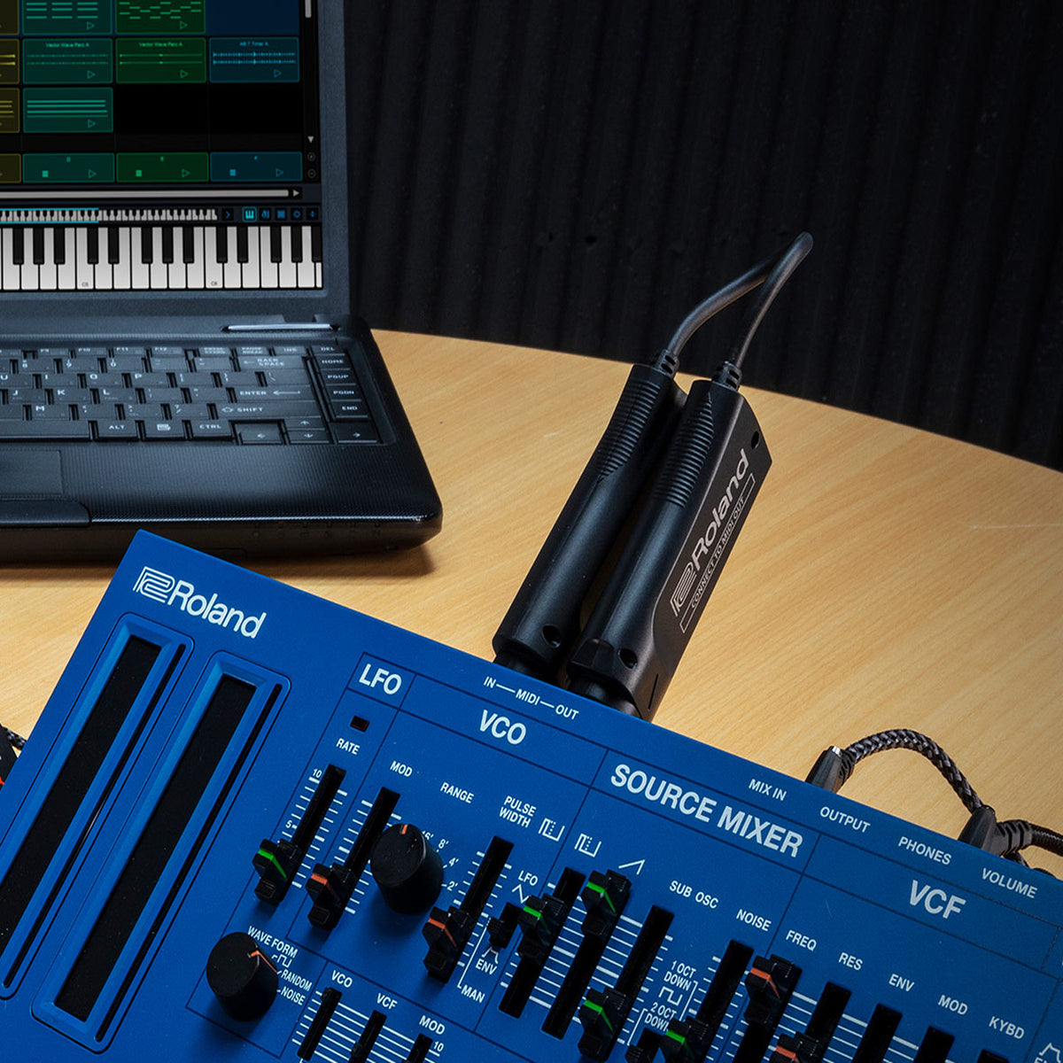 ROLAND WM 1 MIDI WIRELESS AADAPTOR