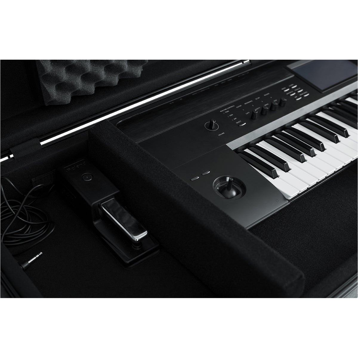 Gator GTSA-KEY76 TSA ATA Molded 76-Note Keyboard Case W/ Wheels