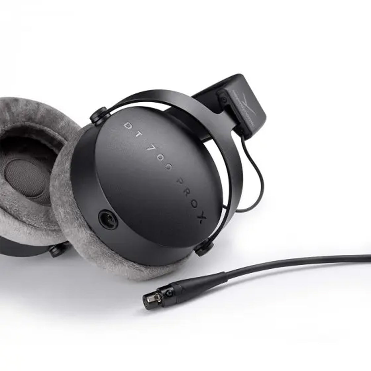 Beyerdynamic DT 700 PRO X Studio headphones for recording & monitoring (closed)